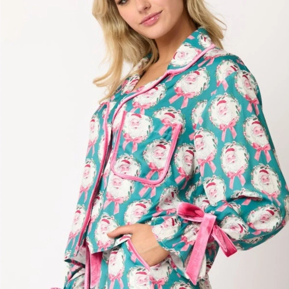 Santa and Bows Pajama Set ‘Papa Noel Pj’s’ by Peach Love| Worth Collective - Picture 1 of 10